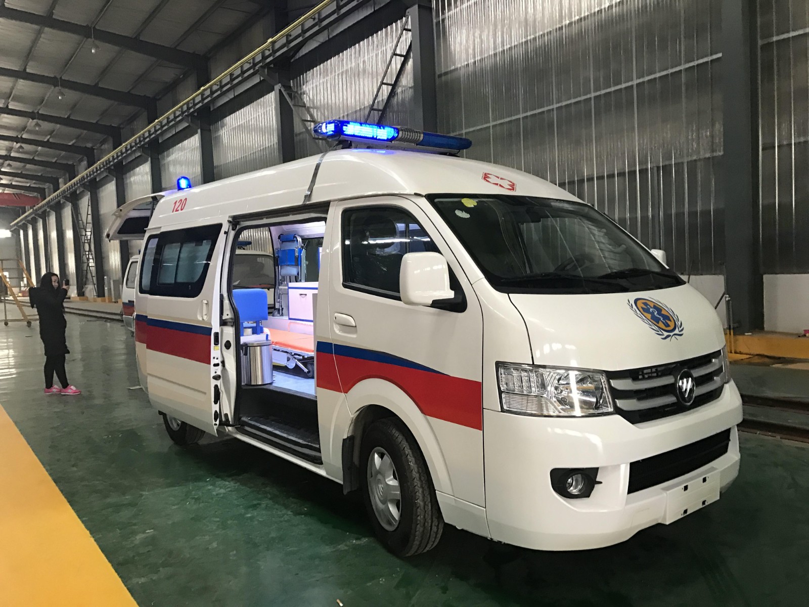 维西救护车转院