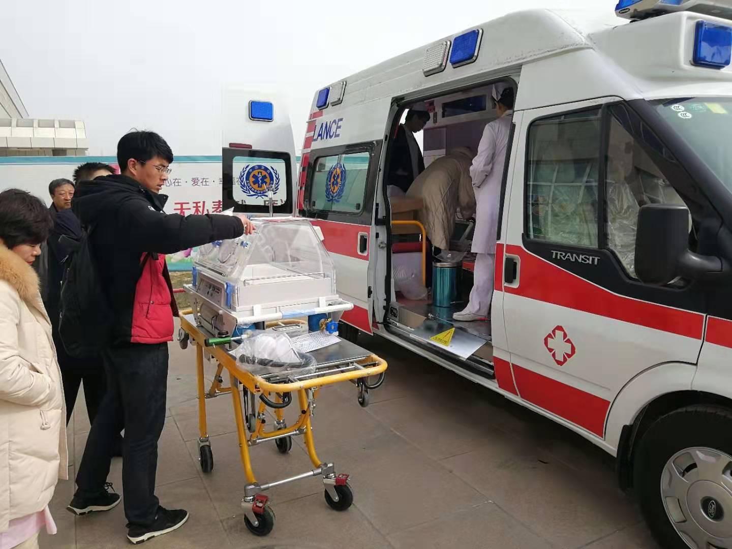 维西救护车转院